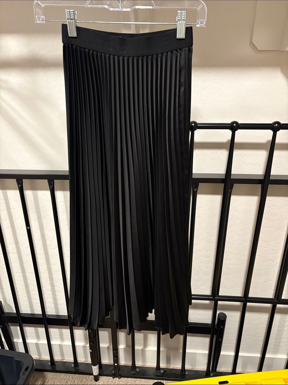 Black Pleated Skirt - Women - Picture 2 of 3